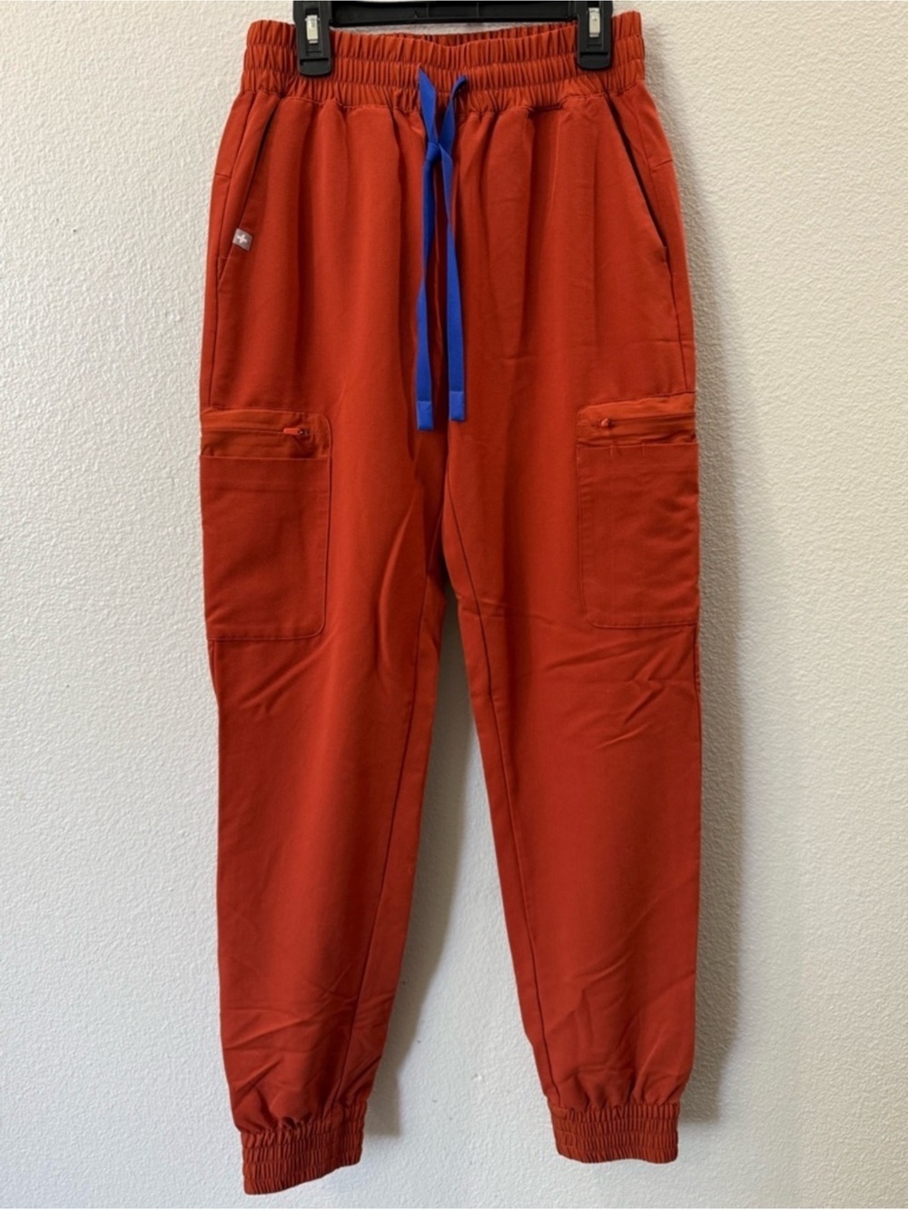 FIGS Technical Collection Jogger Scrub Pants XS Burnt Orange Elastic Waist Cargo - Picture 2 of 11